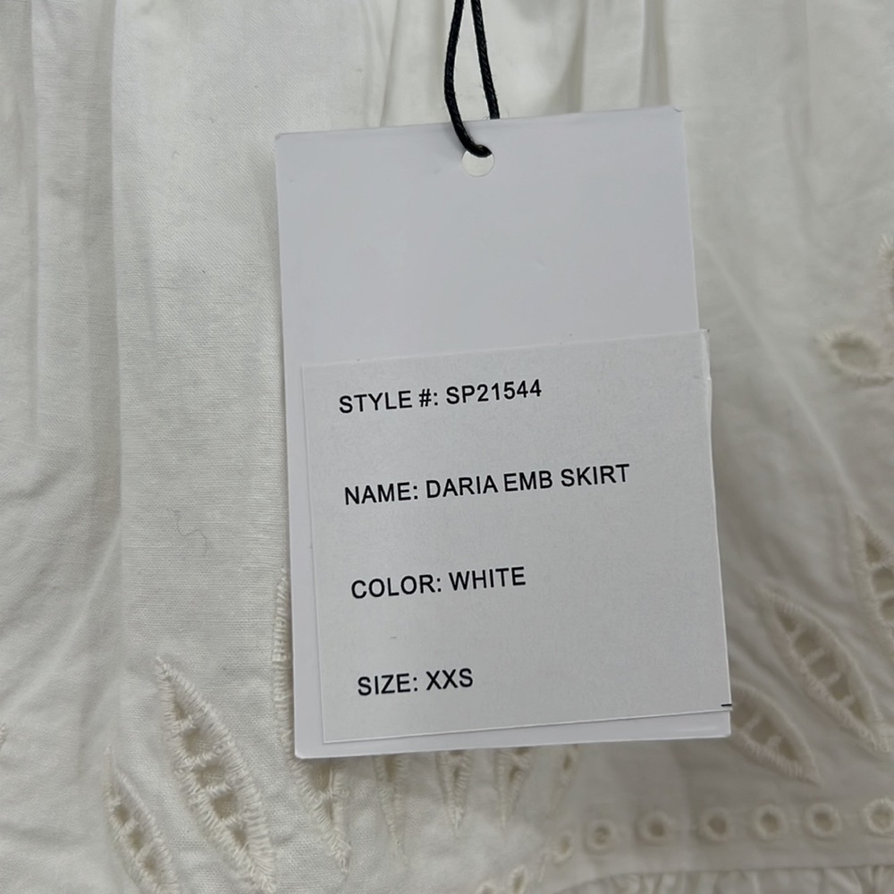 🆕Generation Love Daria Embroidered Skirt White Scalloped Edge Design Sz XXS - Picture 4 of 7